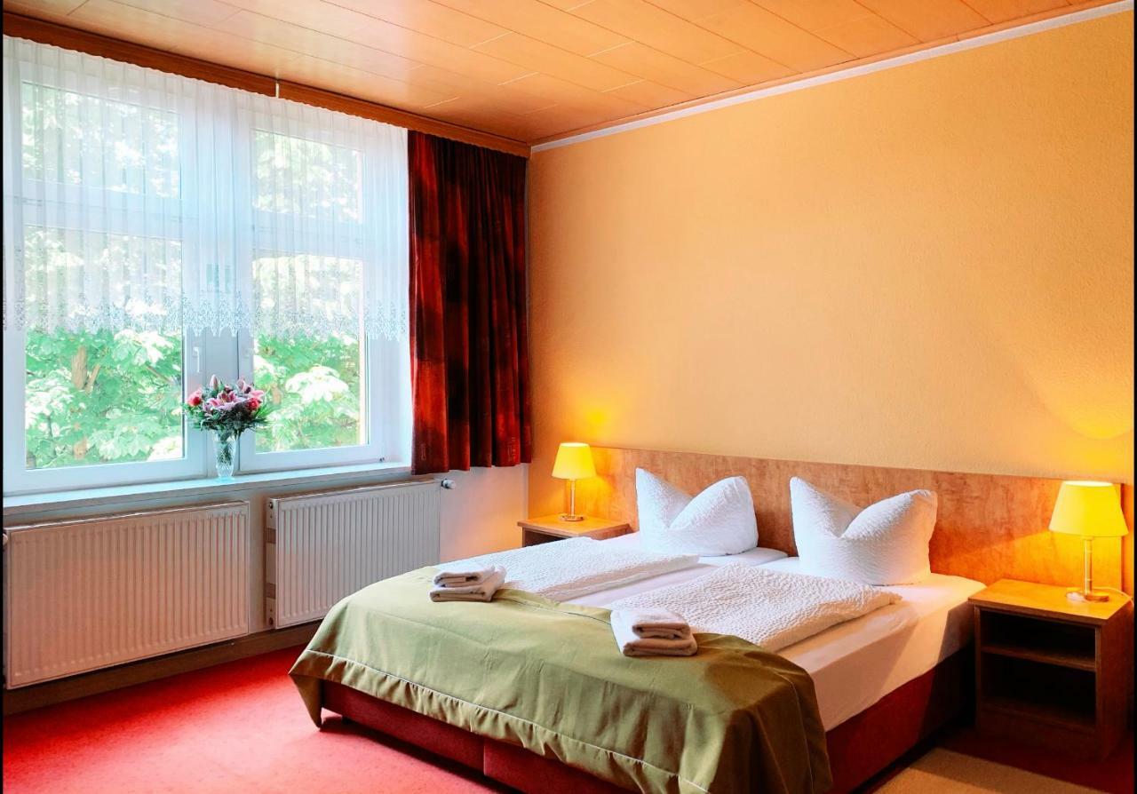 Traditionsgasthaus Goldener Loewe Riesa Restaurant & Pension Exterior foto
